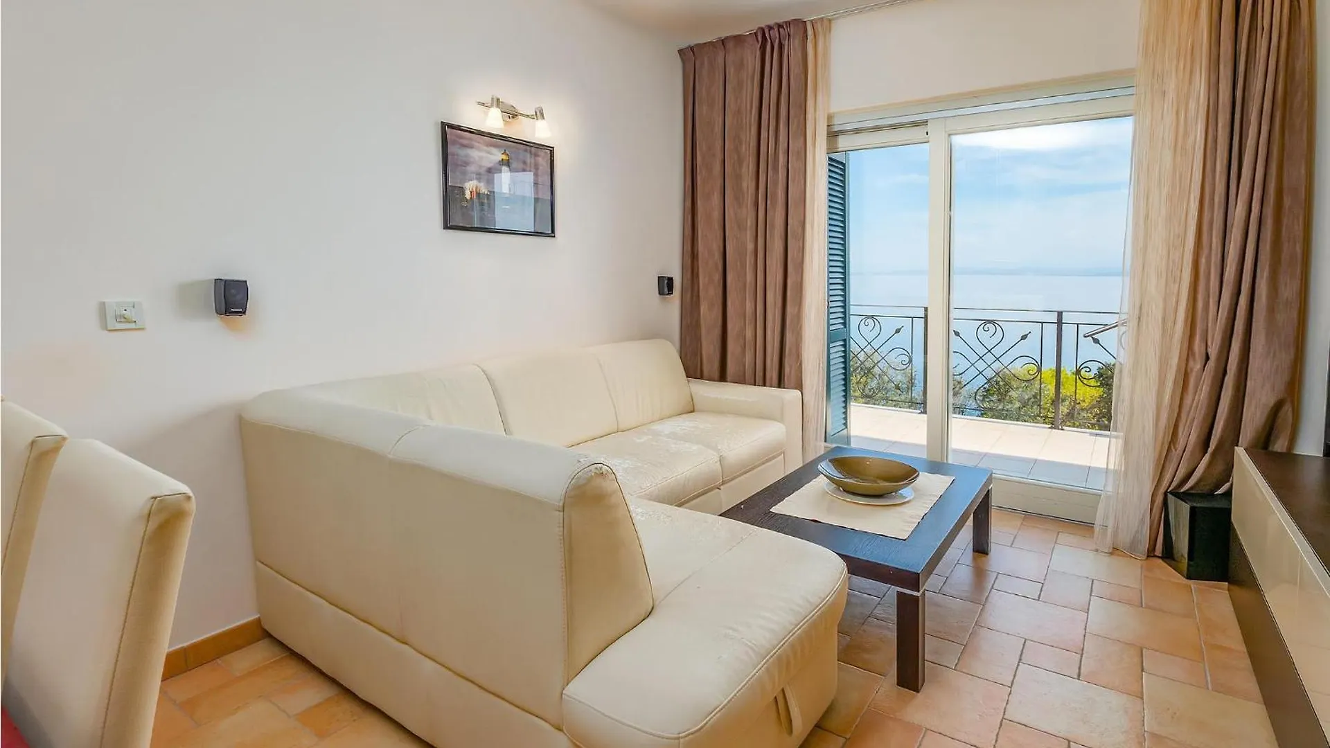 Stunning Apartment In Moscenicka Draga With Wifi 0*,
